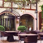 Relais & Chateaux La Maison Des Tetes 5* كولمار