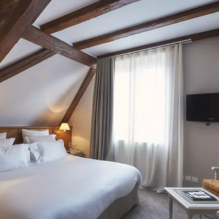 Hotel Relais & Chateaux La Maison Des Tetes 5*