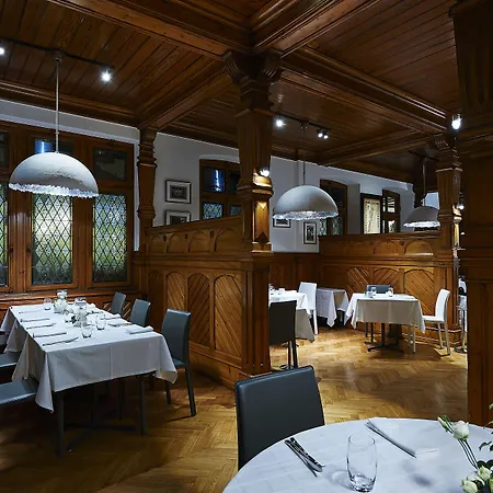 Relais & Chateaux La Maison Des Tetes Otel 5*