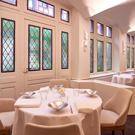 Relais & Chateaux La Maison Des Tetes Hotel 5*