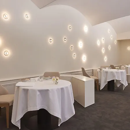 Relais & Chateaux La Maison Des Tetes 5* Colmar