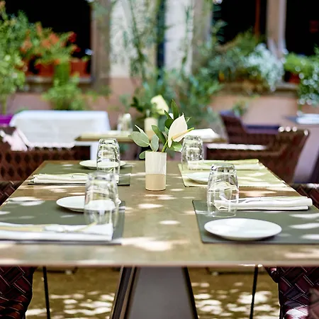 Otel Relais & Chateaux La Maison Des Tetes Colmar