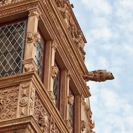 Relais & Chateaux La Maison Des Tetes Otel 5*