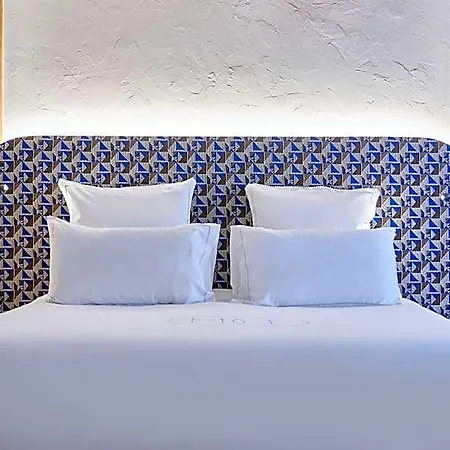 Relais & Chateaux La Maison Des Tetes Hotel 5*