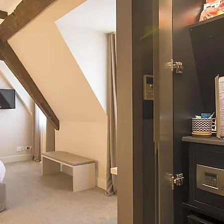 Hotel Relais & Chateaux La Maison Des Tetes 5*