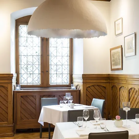 Relais & Chateaux La Maison Des Tetes Hotel