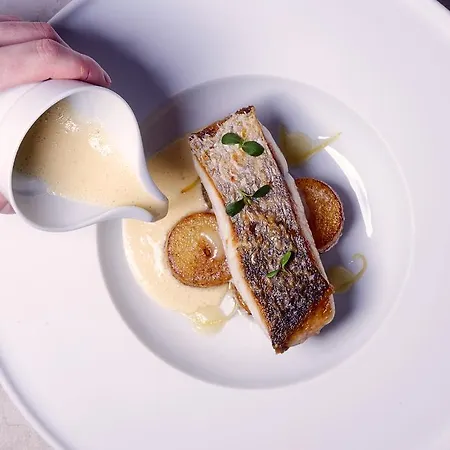 호텔 Relais & Chateaux La Maison Des Tetes 콜마