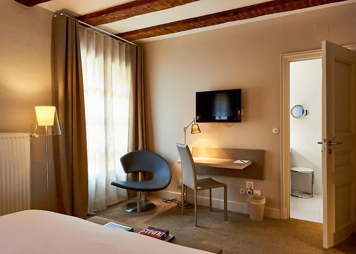 Relais & Chateaux La Maison Des Tetes Hotel 5*