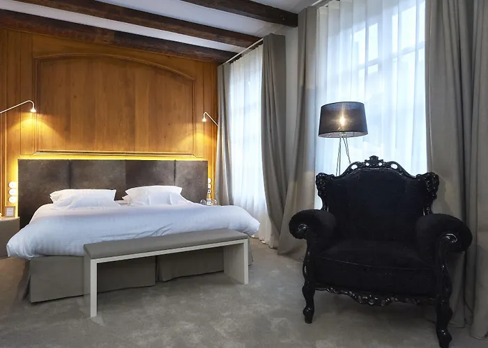 Relais & Chateaux La Maison Des Tetes Hotel