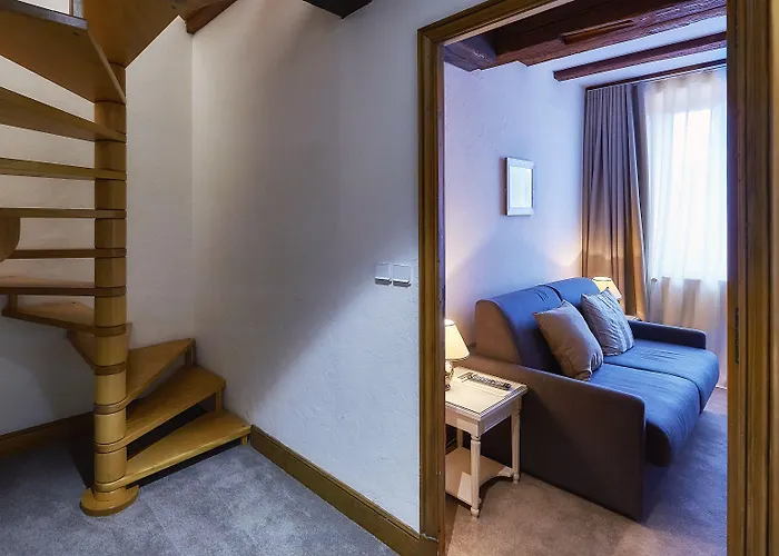 Relais & Chateaux La Maison Des Tetes Hotel