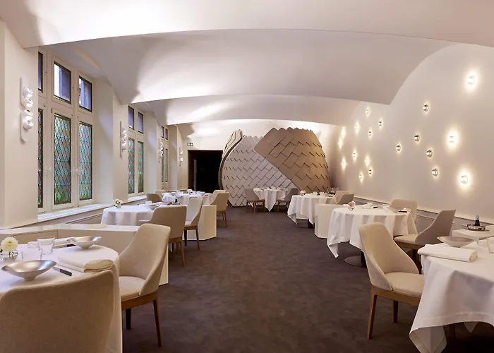 Hotel Relais & Chateaux La Maison Des Tetes 5*