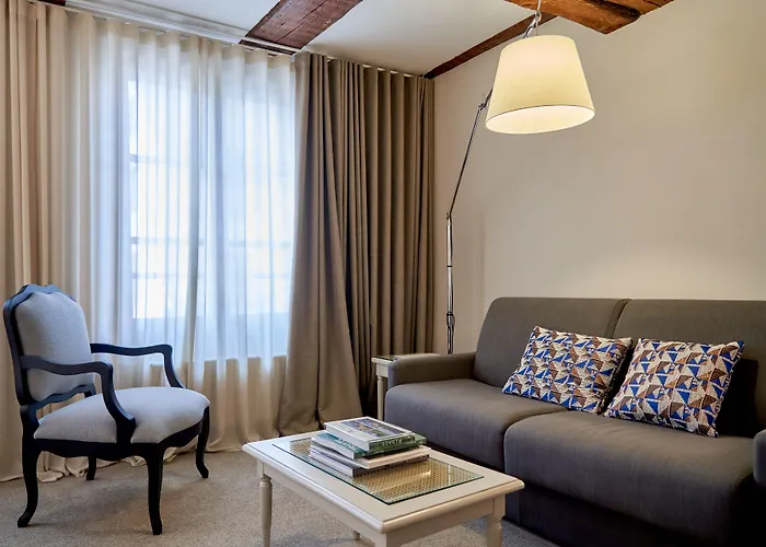 Relais & Chateaux La Maison Des Tetes Hotel 5*